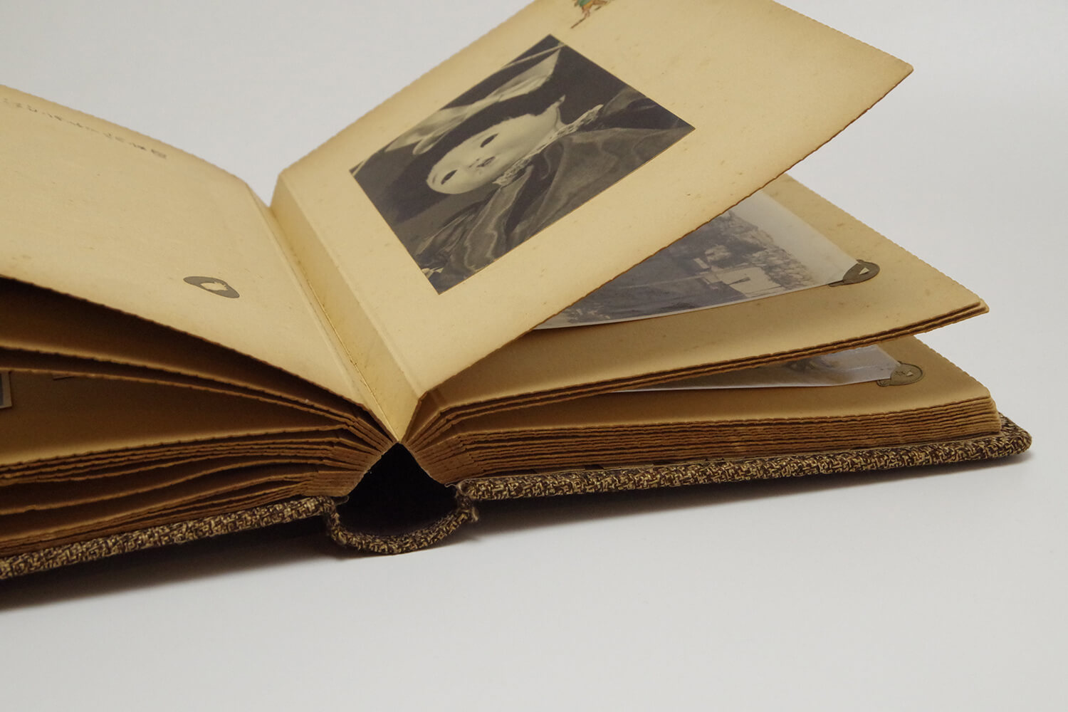 満州時代の古いアルバムを次世代へ